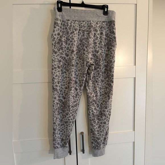Athleta Balance Printed leopard floral jogger pant size smalll cozy casual comfy - Picture 3 of 6